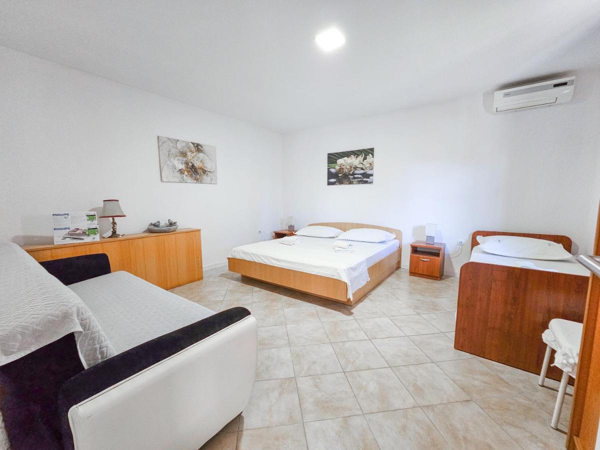 Apartments Vukovic Vanja Makarska Exterior foto